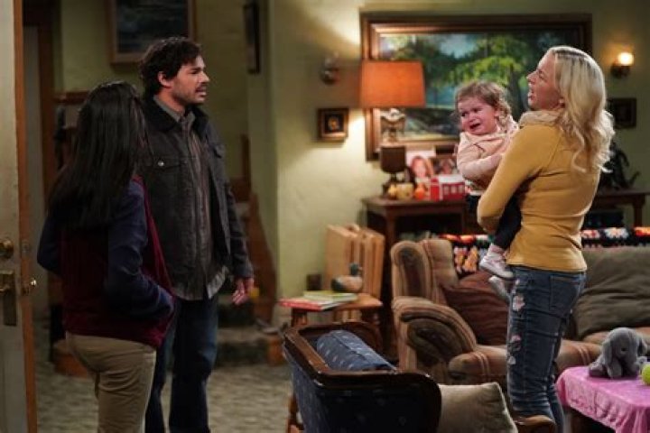 ‘The Conners’ Becky Relapses & Goes To Rehab – Lecy Goranson Interview – Hollywood Life