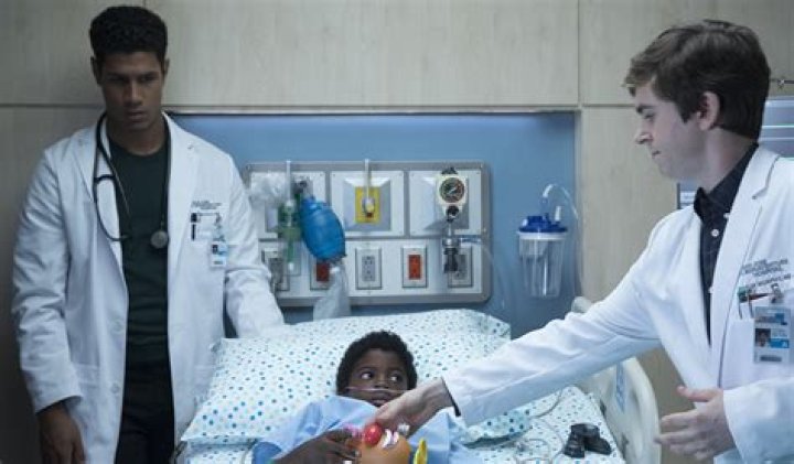 A Robbery & Big Reveal About Glassman’s Daughter — Recap – Hollywood Life