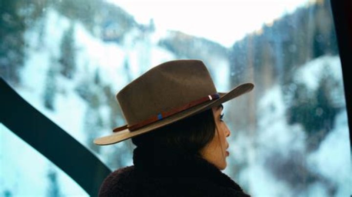 Custom Hat – Hollywood Life