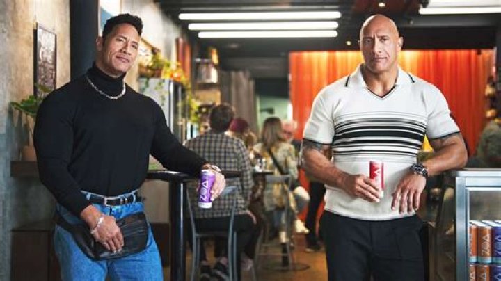 The Rock’s ‘Fanny Pack’ Photo Gets Turned Into A Macy’s Parade ‘Float’ – Hollywood Life