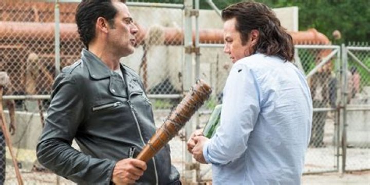 Negan Raids Alexandria In Season 7, Episode 4 — Recap – Hollywood Life