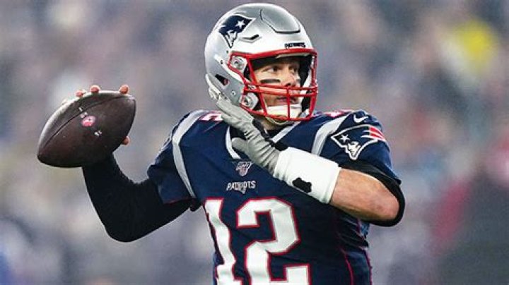 Tom Brady, 42, Confirms He’s Not Retiring & David Beckham, Venus Williams & More Sports Stars Rejoice