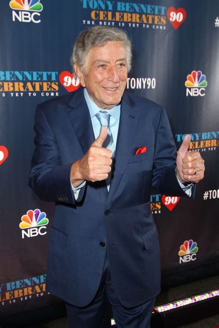 Photos Of The Singer – Hollywood Life