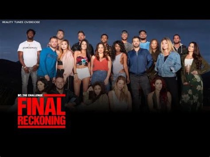 Brad’s Exes Feud – Hollywood Life