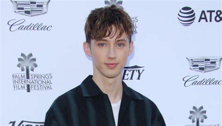 Troye Sivan Was ‘Absolutely Elated’ His Song ‘Revelation’ Was Nominated For A Golden Globe