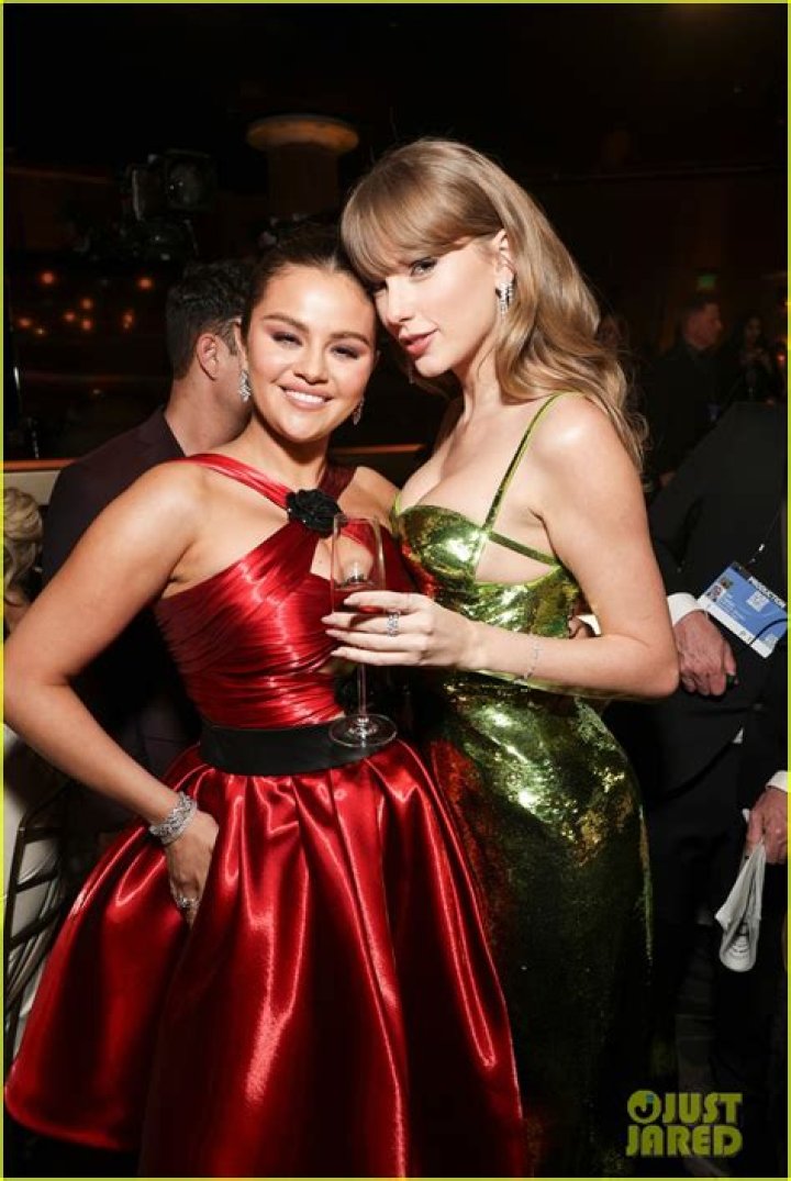 What Did Selena Gomez Tell Taylor Swift at the Golden Globes – Hollywood Life