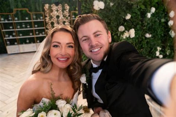 Who Got Married on ‘Love Is Blind’ Season 5? – Hollywood Life