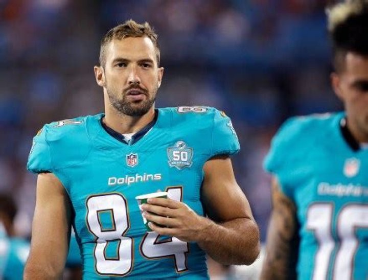 Who Is Jordan Cameron? 5 Facts On NFL Star Dating Elin Nordegren – Hollywood Life