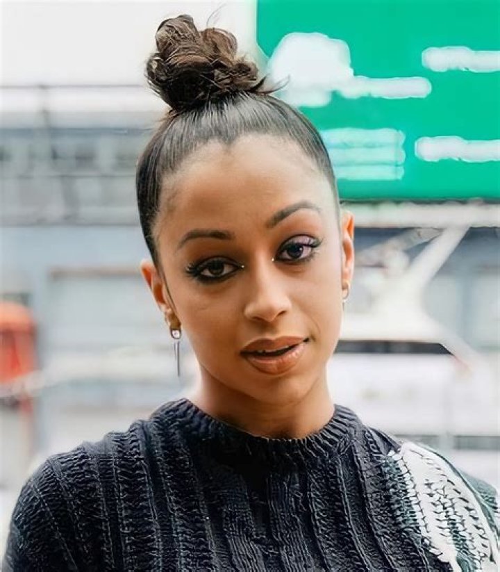 5 Things To Know About YouTuber & NYE Co-Host – Hollywood Life