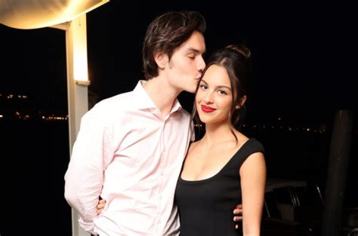 Who Is Louis Partridge? Meet the Actor Dating Olivia Rodrigo – Hollywood Life