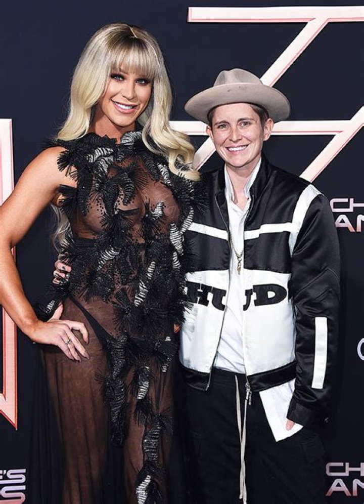 Gigi Gorgeous’s Partner Comes Out As Transgender – Hollywood Life