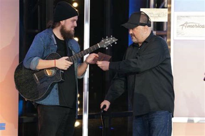 Who Is Oliver Steele? Get to Know the ‘American Idol’ Season 21 Singer – Hollywood Life