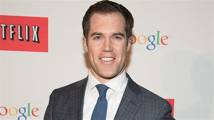 Who Is Peter Alexander? 5 Things To Know About White House Reporter – Hollywood Life