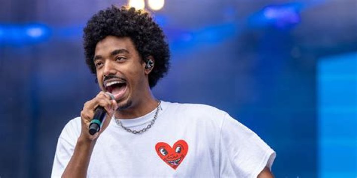 Who Is Tai Verdes? Singer Performing At Macy’s Thanksgiving Day Parade – Hollywood Life