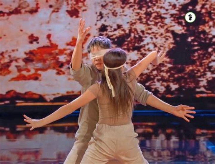 Sean & Kaycee React To J.Lo Crying After Blindfold Dance – Hollywood Life