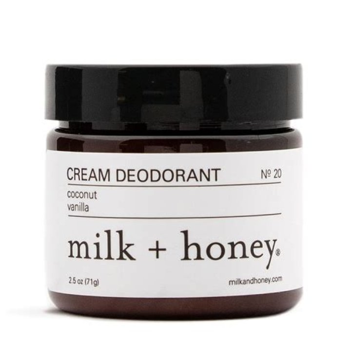 Zoe Kravitz’s Natural Deodorant ‘Lasts All Day and Smells Delicious’ – Hollywood Life